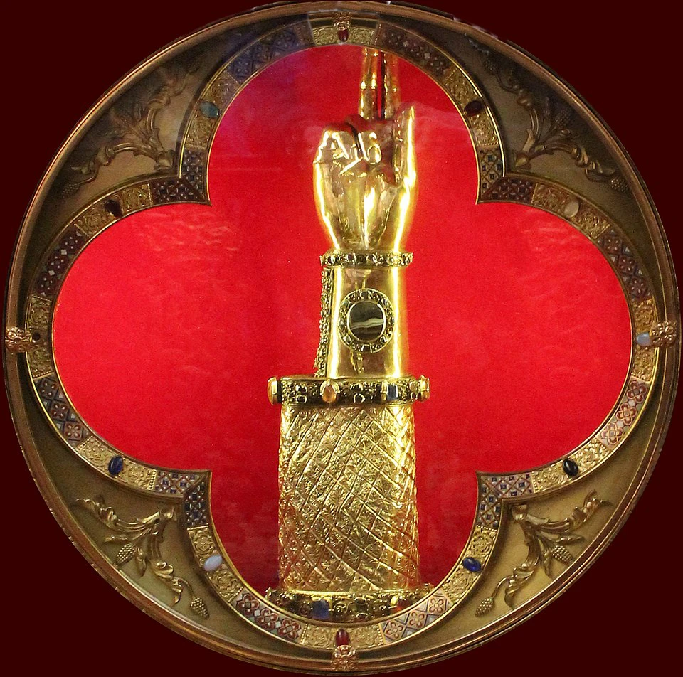 Armreliquiar_St._Elisabeth_Sayn